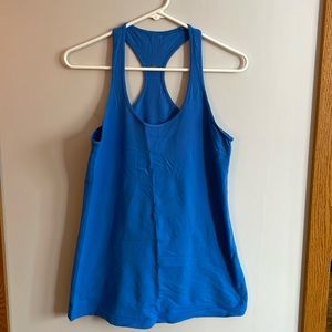 Women’s Lululemon CRB tank.